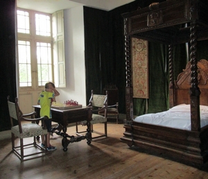 Pièce meublée du Chateau de Bridoire